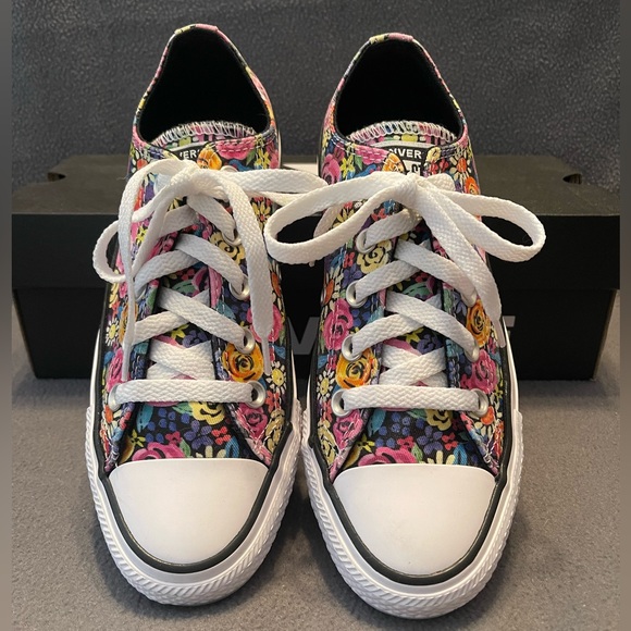 Converse Shoes - Womens Coverse Allstar. Size 6